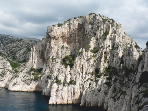 falaise du belvédère pour grimper dans les calanques les futurs croulants, en vau