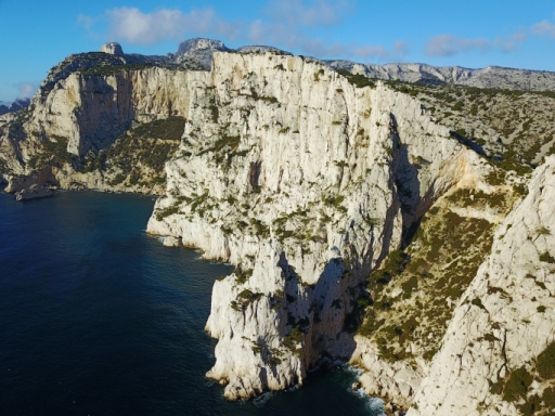 escalade grimpe dans les calanques, cirque du devenson eissadon, grande candelle