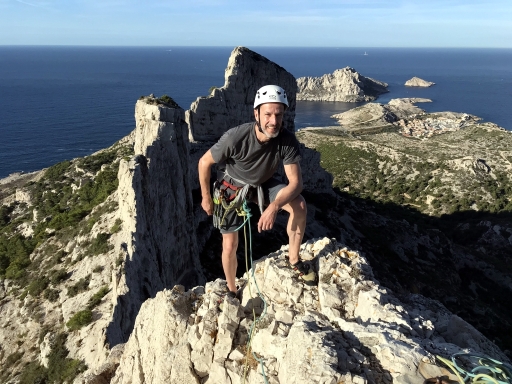 escalade grimpe sur les calanques, rocher des goudes, arête de la cordée, rocher de st michel d'eau douce