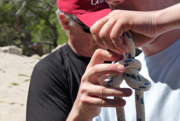 grimpe et randonnée dans les calanques atelier reproduction de noeuds